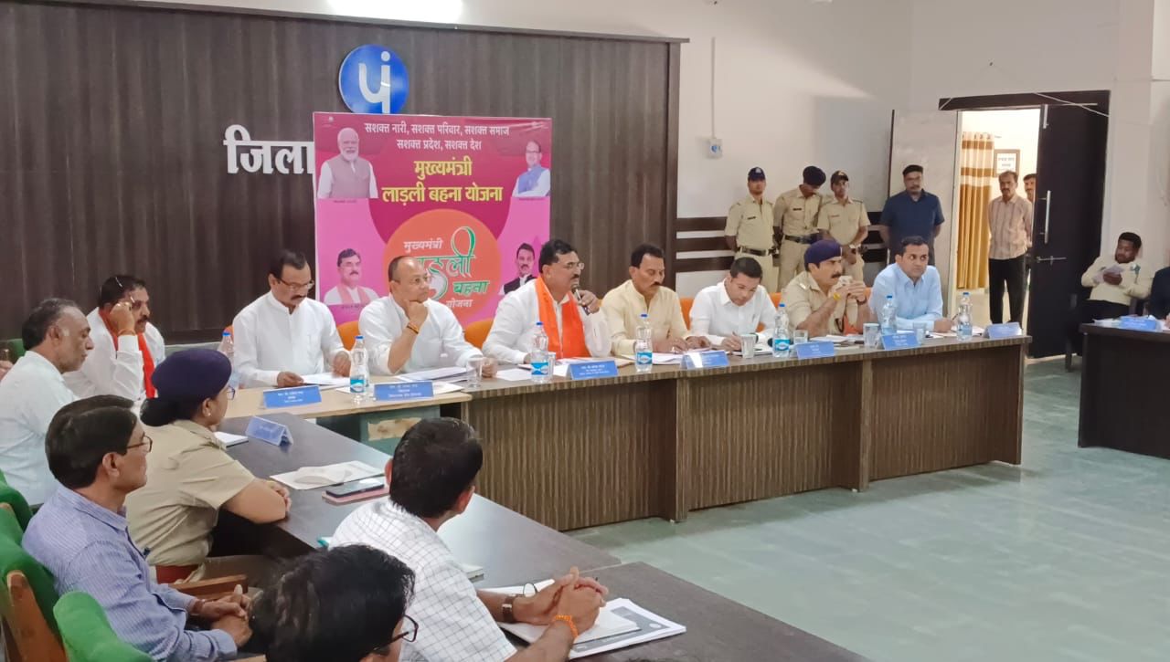 कृषि मंत्री पटेल ने दिया अधिकारीयों को फरमान