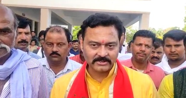 संजय पाठक के सवालों  से घिरे ACC वाले