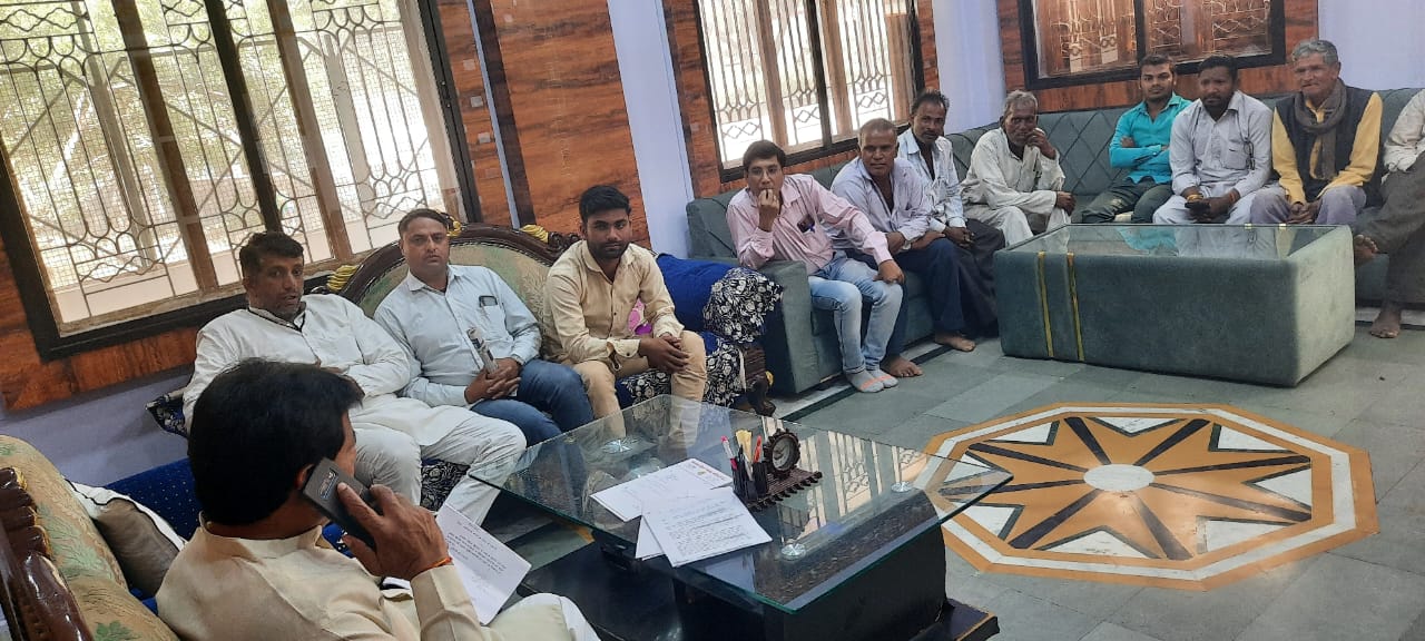 जिला पंचायत अध्यक्ष ने सुनी ग्रामीणों की समस्या