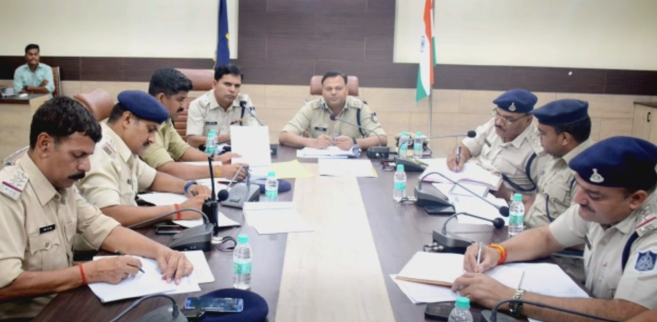 थाना प्रभारी का उत्कृष्ट कार्य के लिए सम्मान