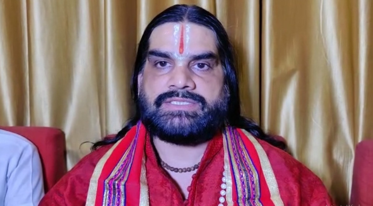 आचार्य देव मुरारी बापू ने कहा नेता करते हैं संतों के साथ धोखा