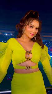 मैच देखने पहुंचीं एक्ट्रेस उर्वशी रौतेला