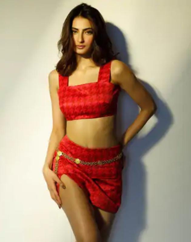 सेट पर खुले कपड़े पहनने को मना करते हैं सलमान: