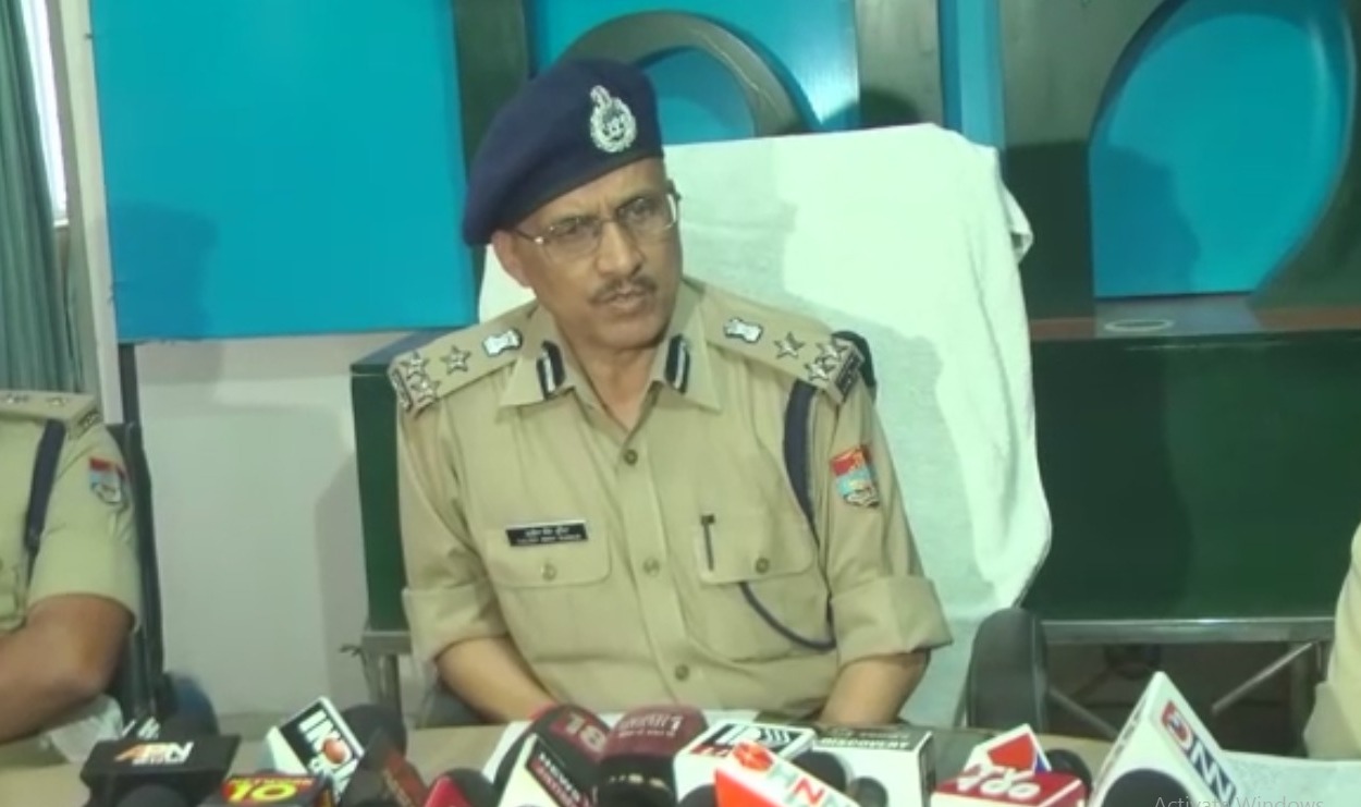 बंदूक  की नोक पर बदमाशों ने की  लूट