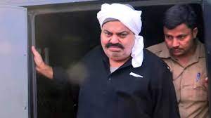 अतीक अहमद और उसके भाई अशरफ की गोली मारकर हत्या