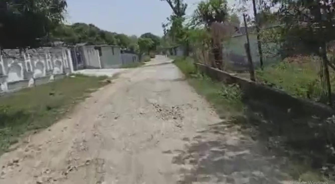 देहरादून के सहसपुर ब्लॉक की सड़क खस्ताहाल