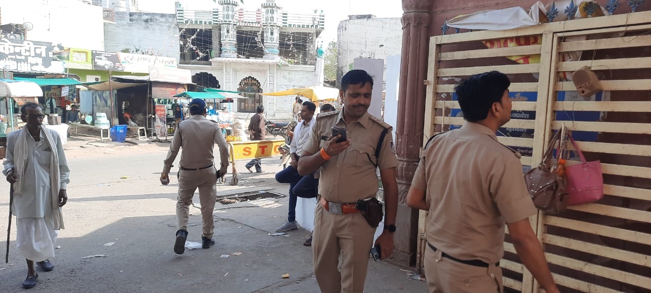 पुलिस को चकमा देकर फरार महिला आरोपी