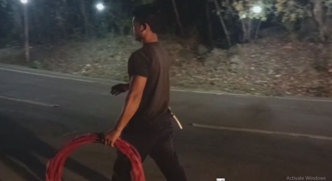 पूर्णागिरि मेले में ठेकेदार कर रहा था बिजली की चोरी