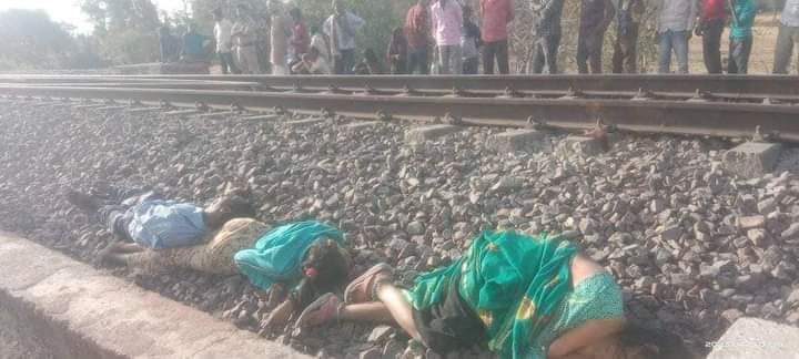 मासूम पर चोरी का आरोप,मम्मी-पापा और बहन ने दी जान