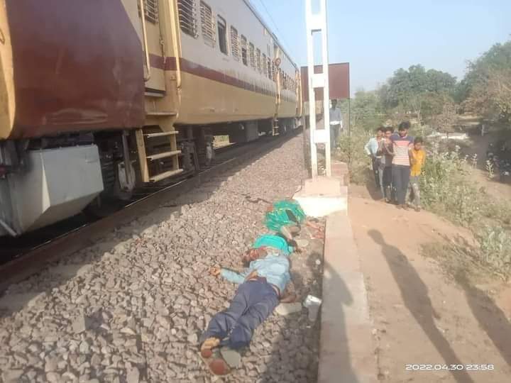 मासूम पर चोरी का आरोप,मम्मी-पापा और बहन ने दी जान