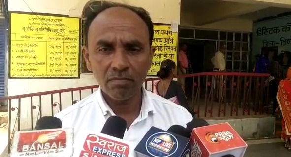 डिंडोरी में चल रहा है सरेआम माफिया राज