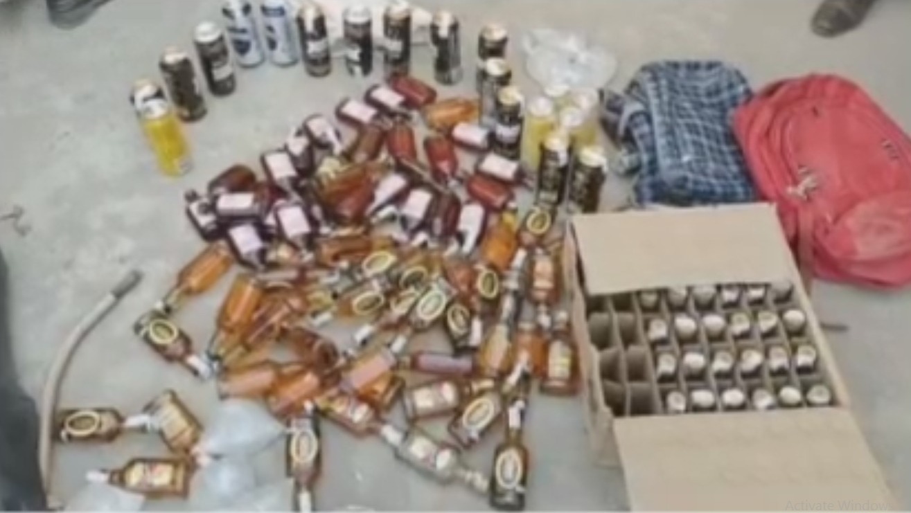 आबकारी विभाग ने शराब की दुकानों पर की करवाई