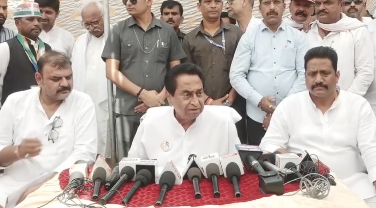 सरकार में दाल में काला नहीं है, पूरी दाल काली