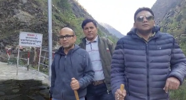 स्वास्थ्य सचिव ने चारधाम यात्रा का लिया जायजा