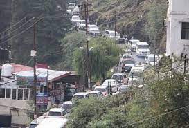 मसूरी में हो रही है ट्रैफिक जाम की बड़ी समस्या