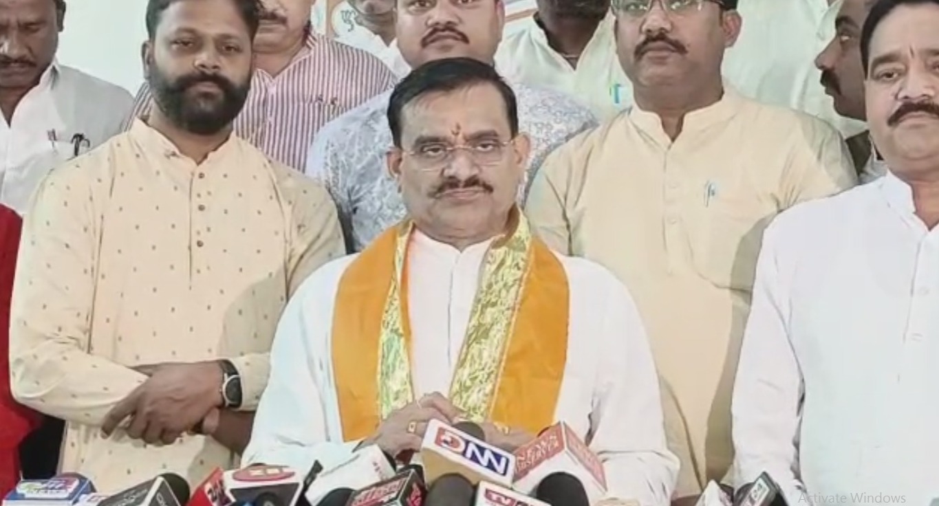 वीडी शर्मा बोले कांग्रेस के खून में ही जहर है