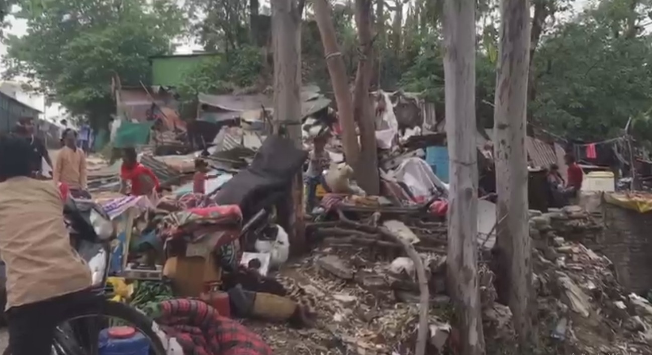 दून में फिर चला अतिक्रमण पर बुलडोजर