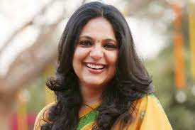 रिचा अनिरुद्ध का जीवन परिचय