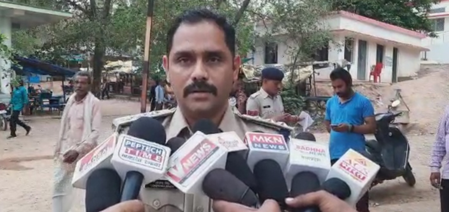  दिनदहाड़े युवक ने तहसील में की फायरिंग