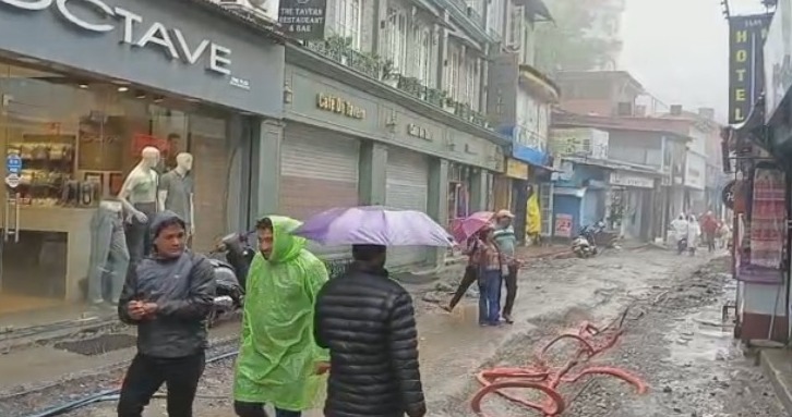 मई के महीने  में दिसंबर जैसी ठंड