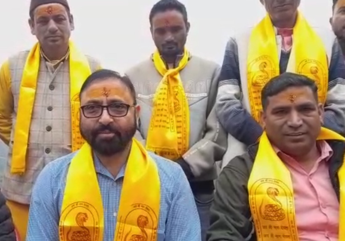 नाग मंदिर के मूर्ति स्थापना कार्यक्रम में पहुंचे विधायक