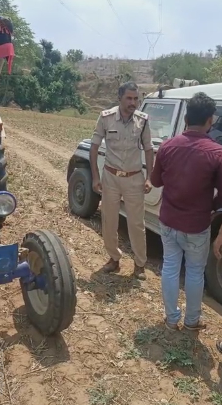 रेत माफियाओं ने SI पर किया जानलेवा हमला