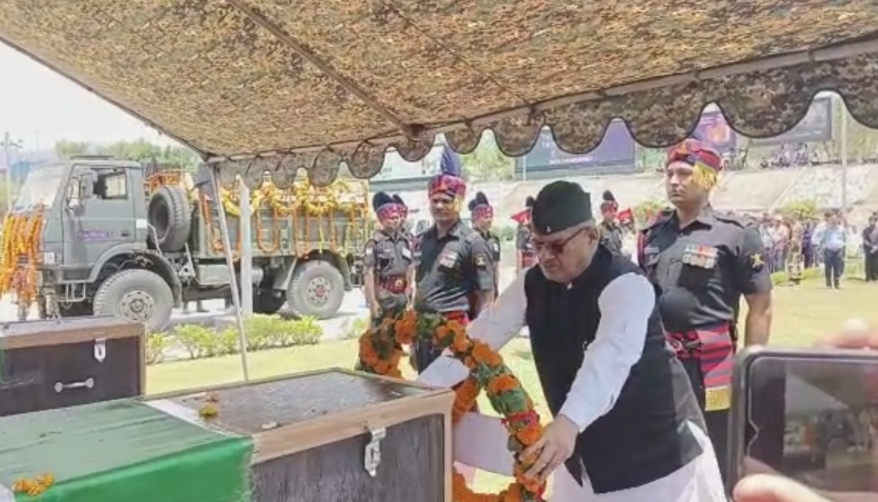 आतंकवादियों से मुठभेड़ शहीद हुआ था युवक