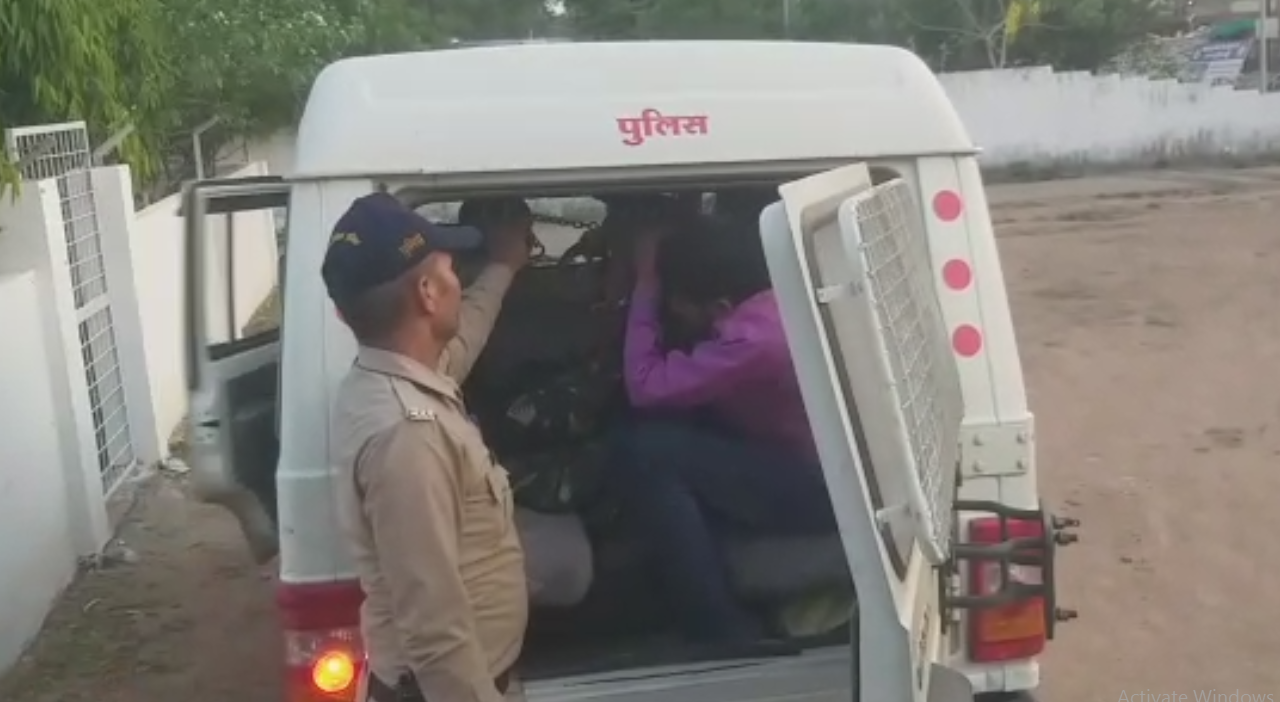 पुलिस ने पकड़ा बड़े वाहन चोर गिरोह को