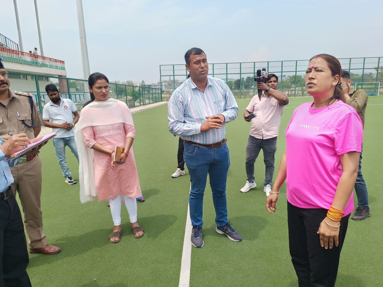 खेल मंत्री ने किया स्पोर्ट्स स्टेडियम का दौरा