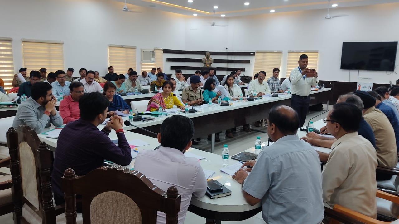 औद्योगिक क्षेत्र के विकास को लेकर हुई चर्चा