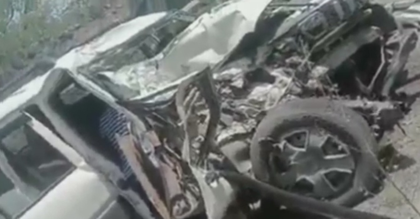 स्कार्पियो और ट्रेलर में जोरदार भिड़ंत