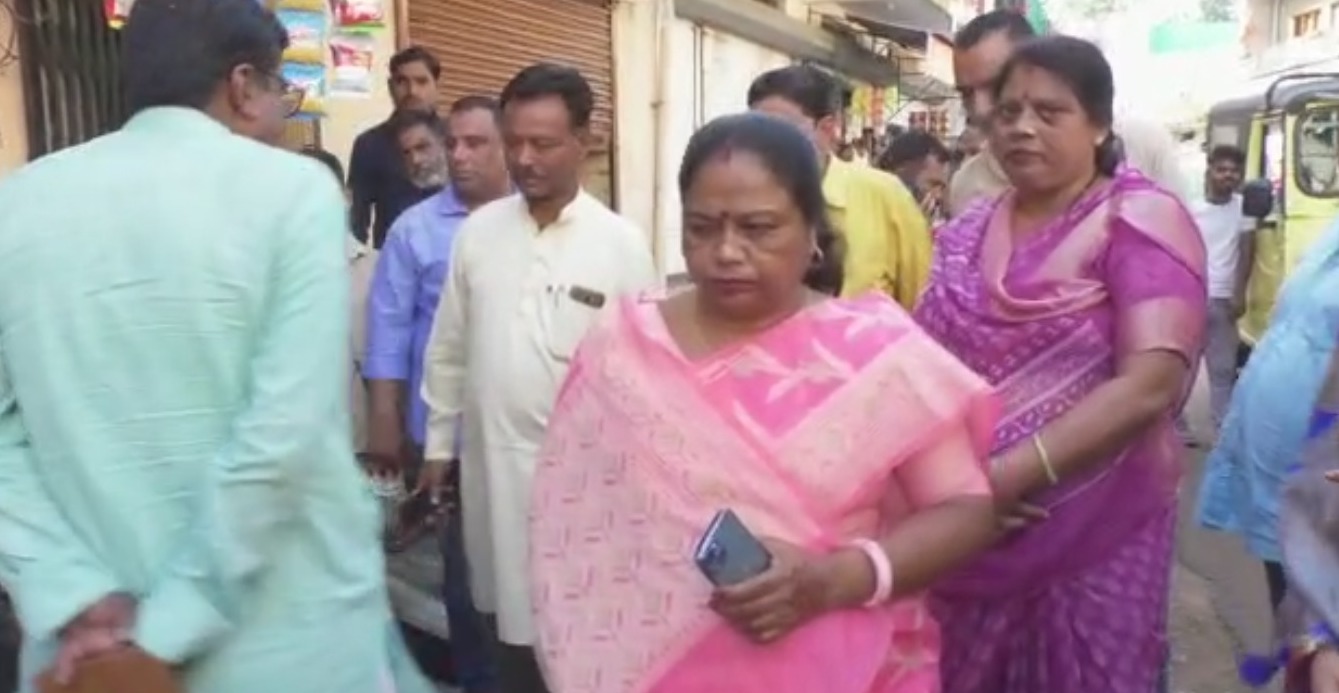  भोपाल की मेयर ने लगाई दरोगा को फटकार