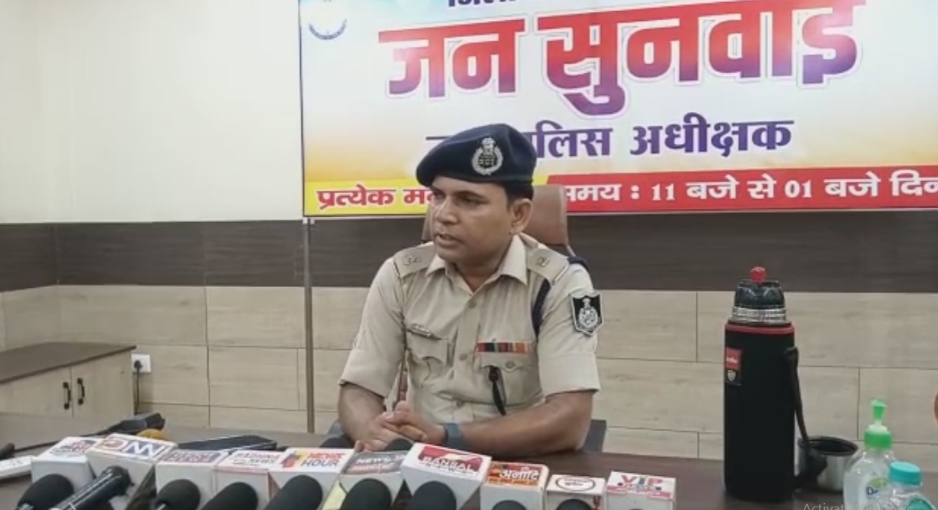 पुलिस ने वृद्ध महिला के यहां से जब्त की अवैध शराब