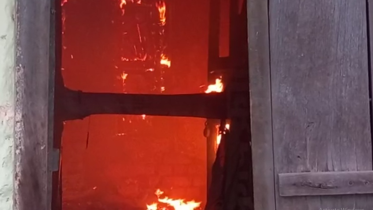 कृषि विभाग कार्यालय के रूम में लगी आग