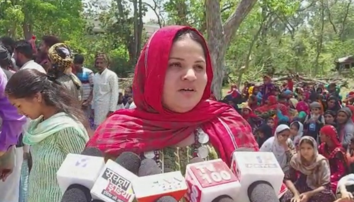 लच्छीवाला रेंज पहुंचे सैकड़ों वन गुज्जर