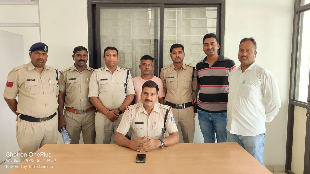 पुलिस ने किया स्मैक तस्कर को गिरफ्तार