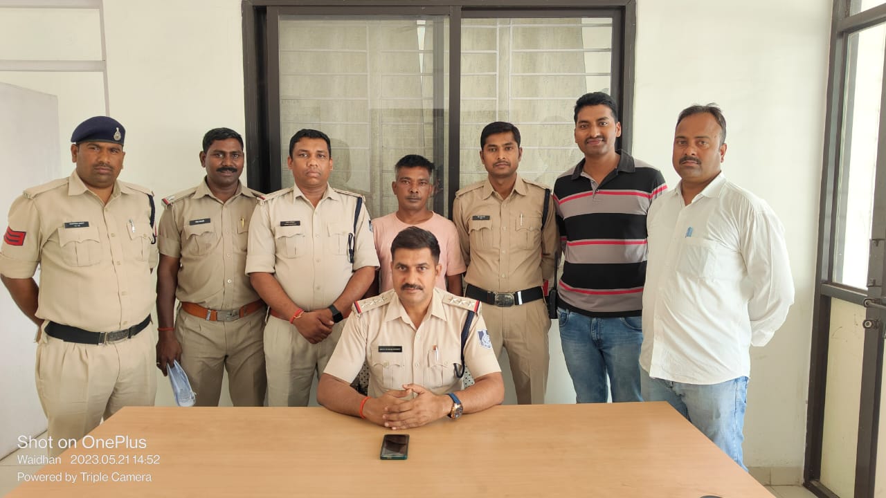 पुलिस ने किया स्मैक तस्कर को गिरफ्तार