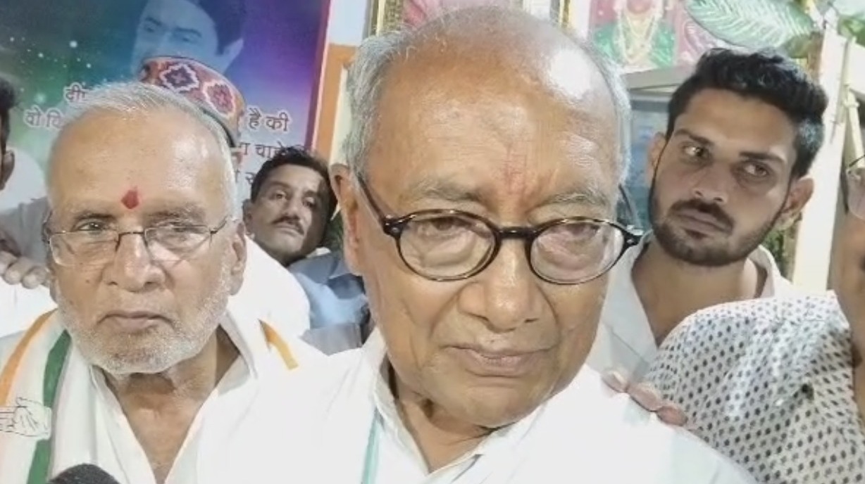 दिग्गी ने कहा हमारा सौभाग्य है दीपक हमारे साथ