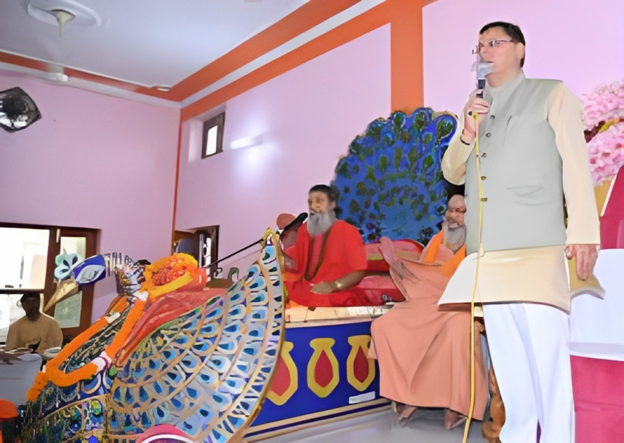 धामी ने जमकर की मोदी की तारीफ़