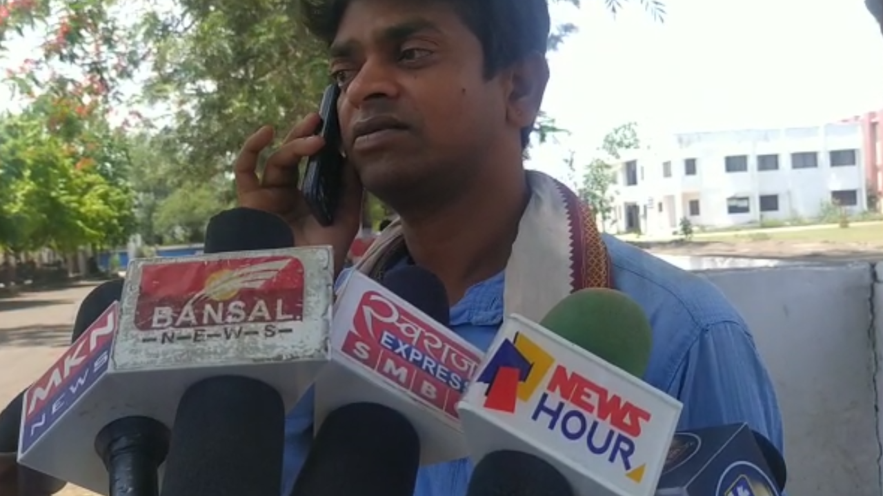 दिव्यांग ने कलेक्टर से मांगी मदद