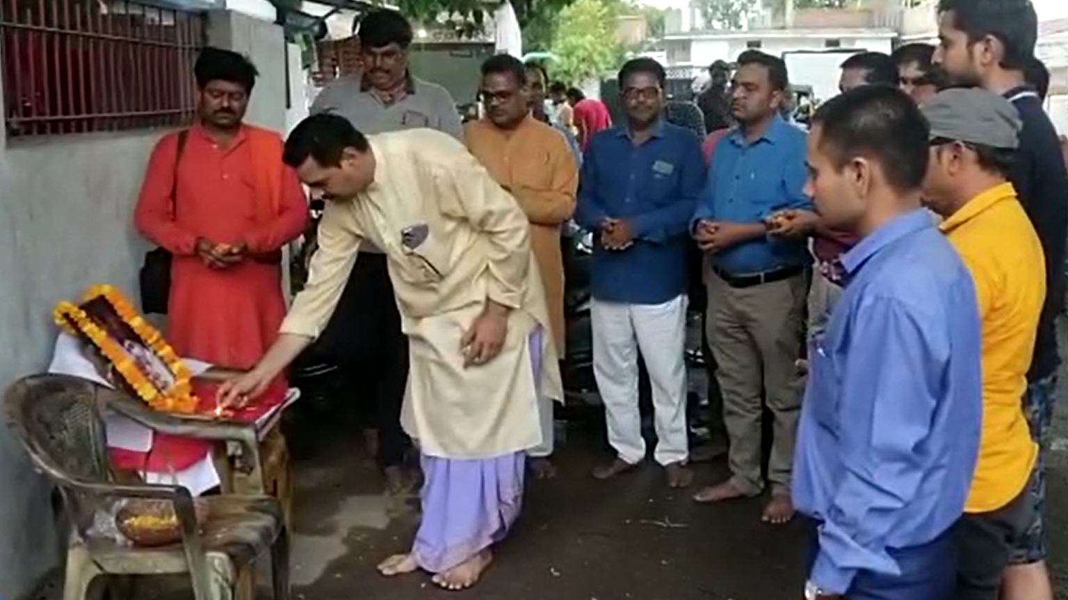 मंदिर के पुजारी का कोरोना के समय हुआ था निधन