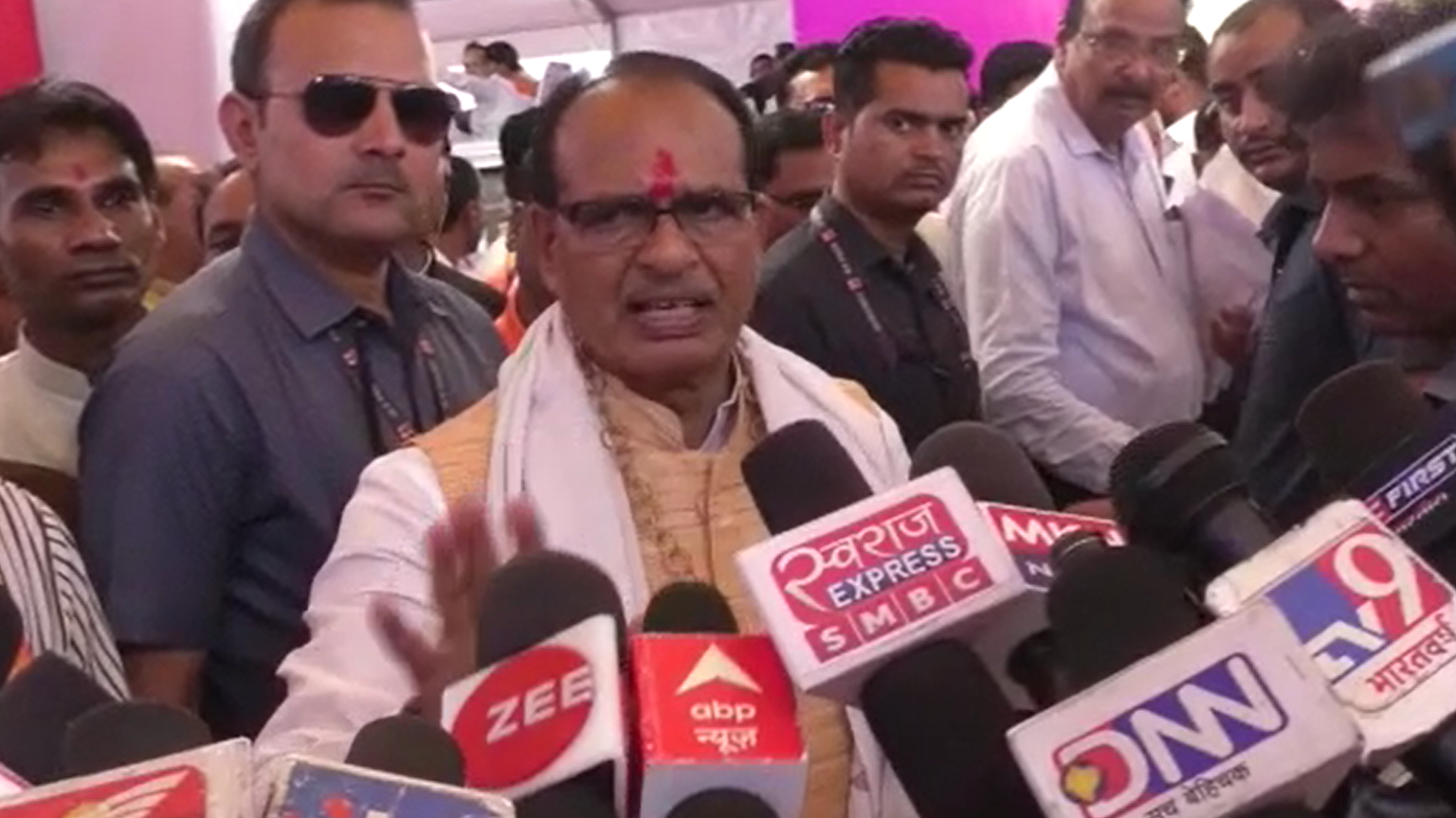 सीएम से शिकायत ,जनसम्पर्क अधिकारी को हटाया