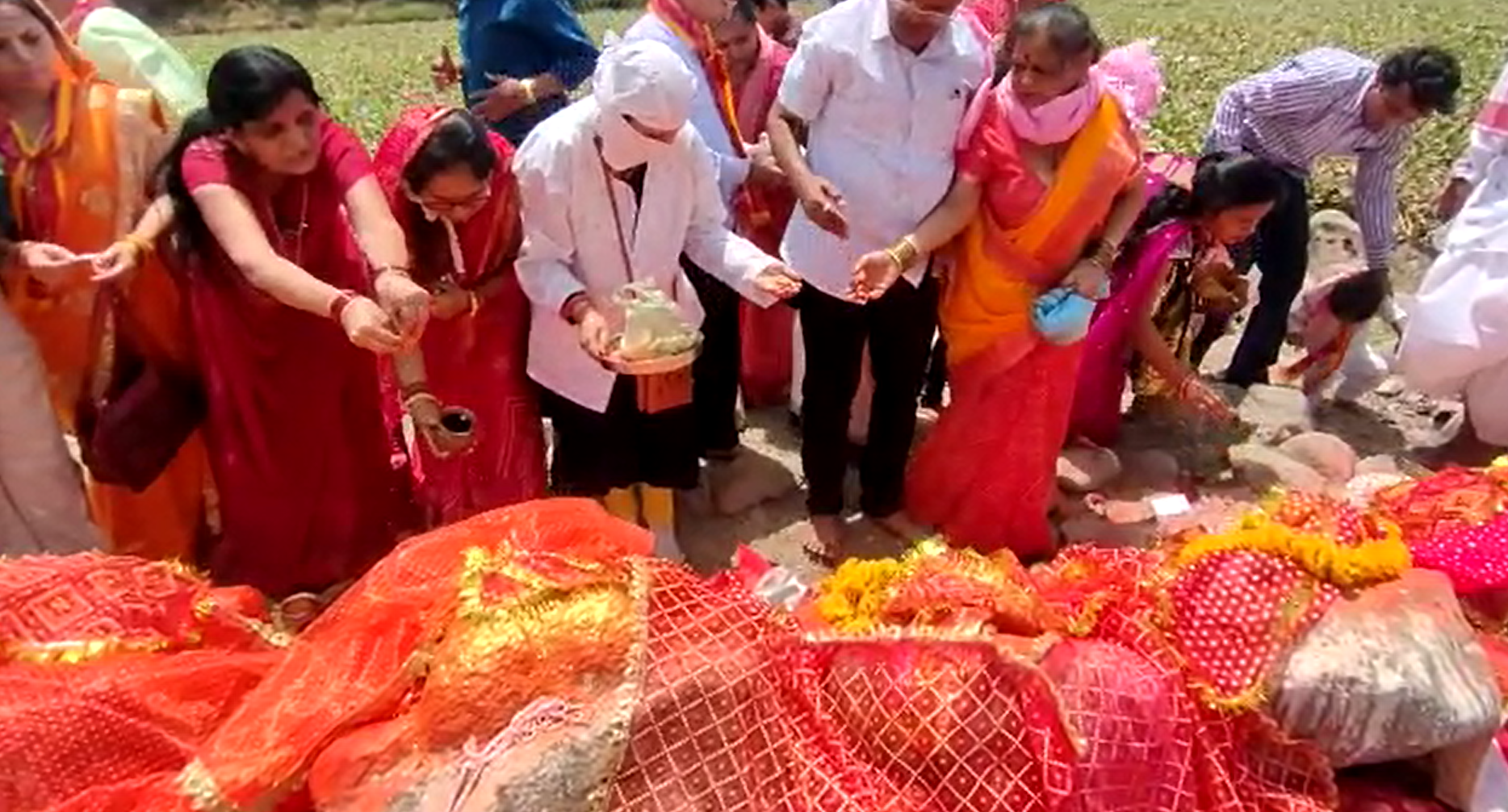 दशोरा समाज ने की अपनी कुलदेवी की पूजा-अर्चना