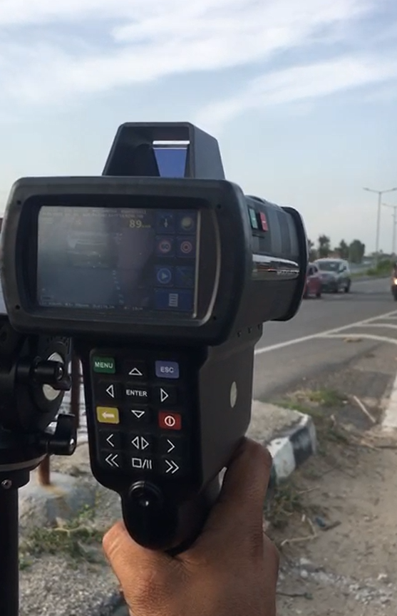 जगह - जगह लगाए जा रहे स्पीड लिमिट साइन बोर्ड