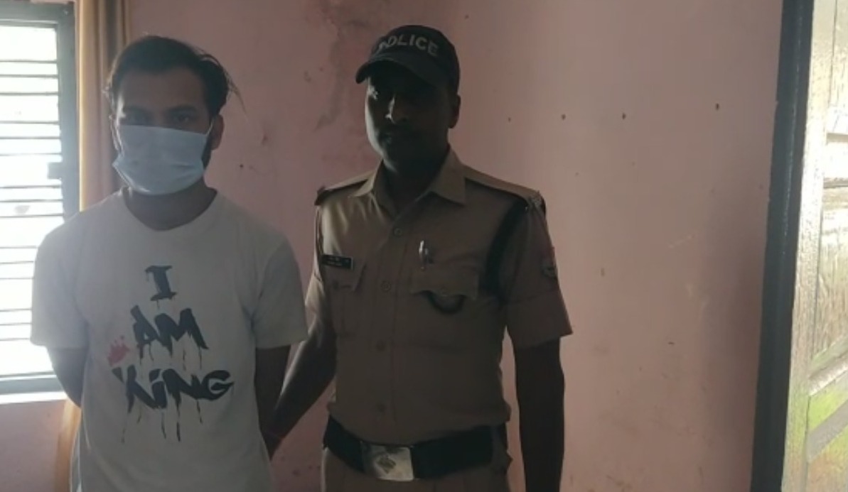 धर्म बदलकर दोस्ती और धर्मांतरण का दबाव