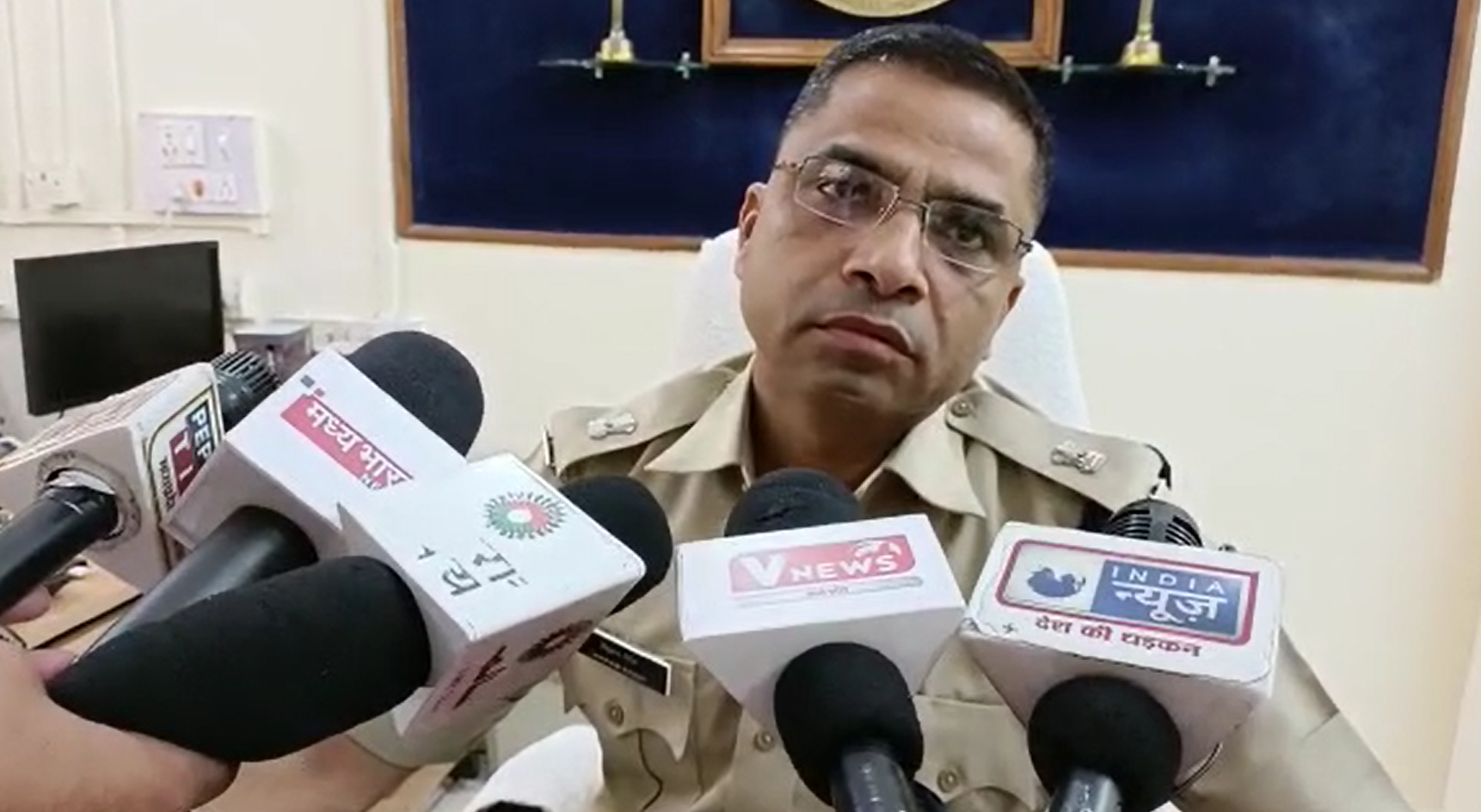 अजीबो  गरीब  हादसा सीसीटीवी में हुआ कैद