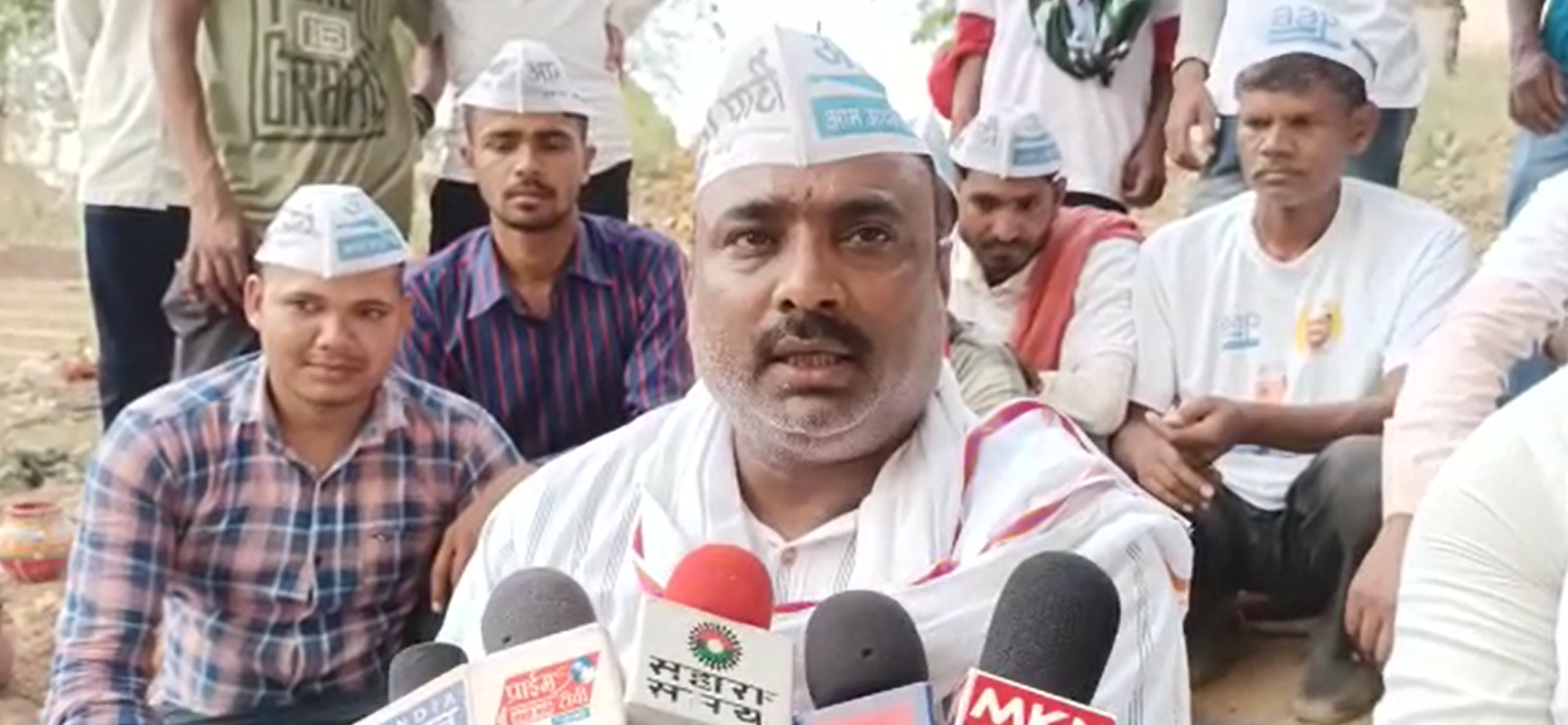 आप ने किया कुछ अलग प्रदर्शन