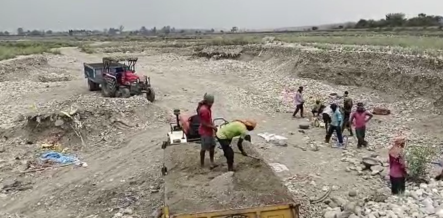 नहीं बाज आ रहे अवैध खनन माफिया