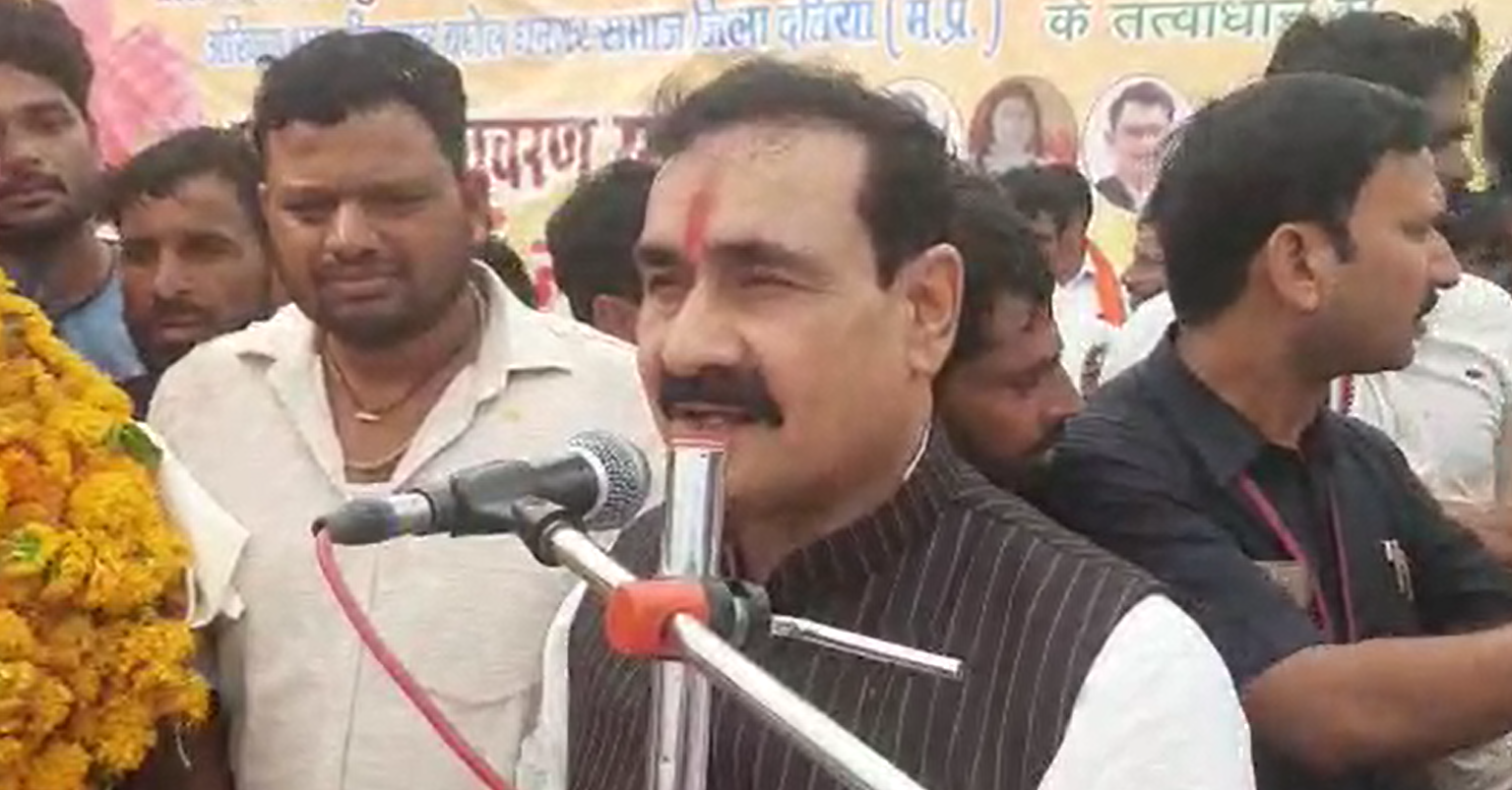 गृहमंत्री ने किया अहिल्याबाई की मूर्ति का लोकार्पण