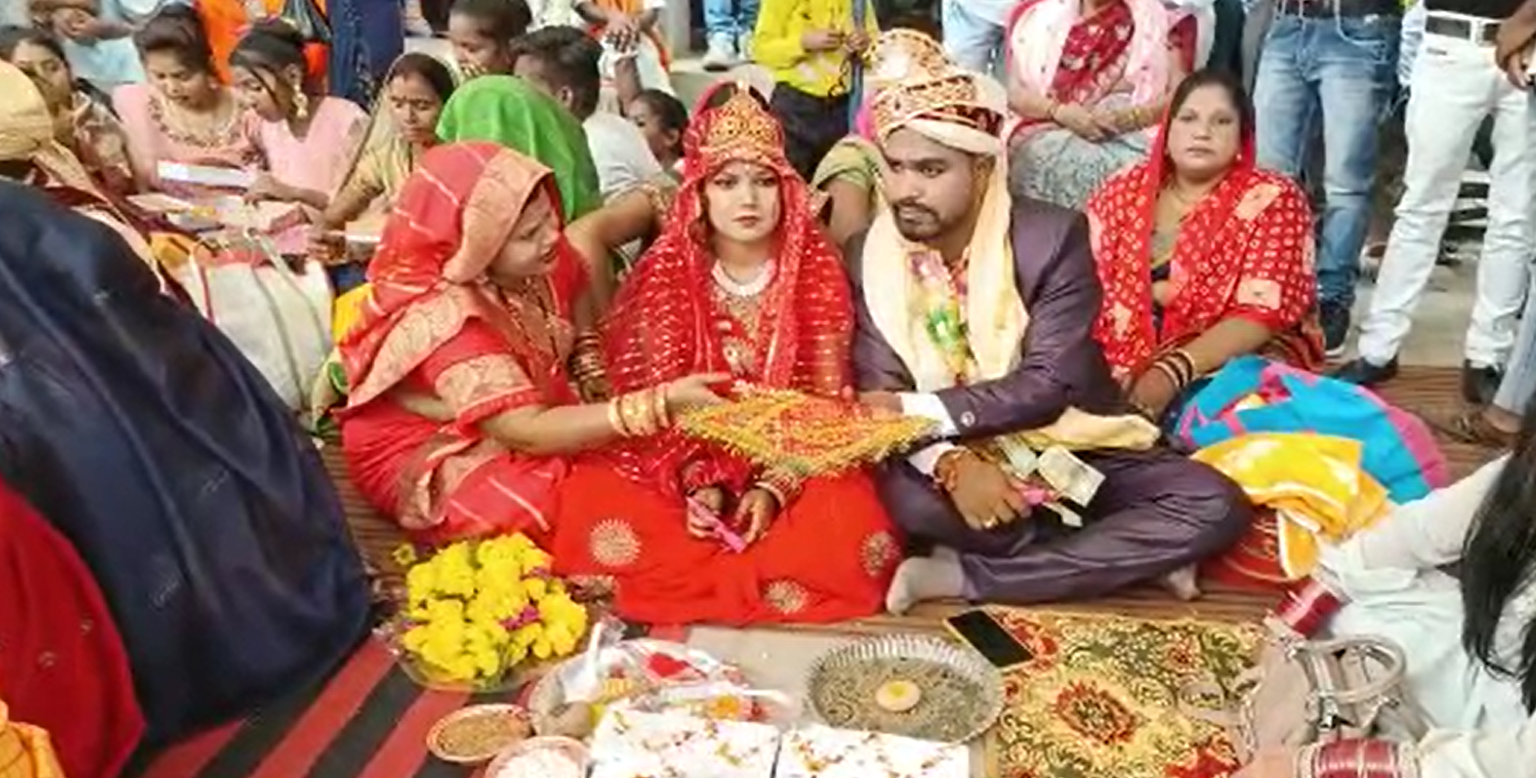 नगर निगम ने करवाई तीस जोड़ों की शादी